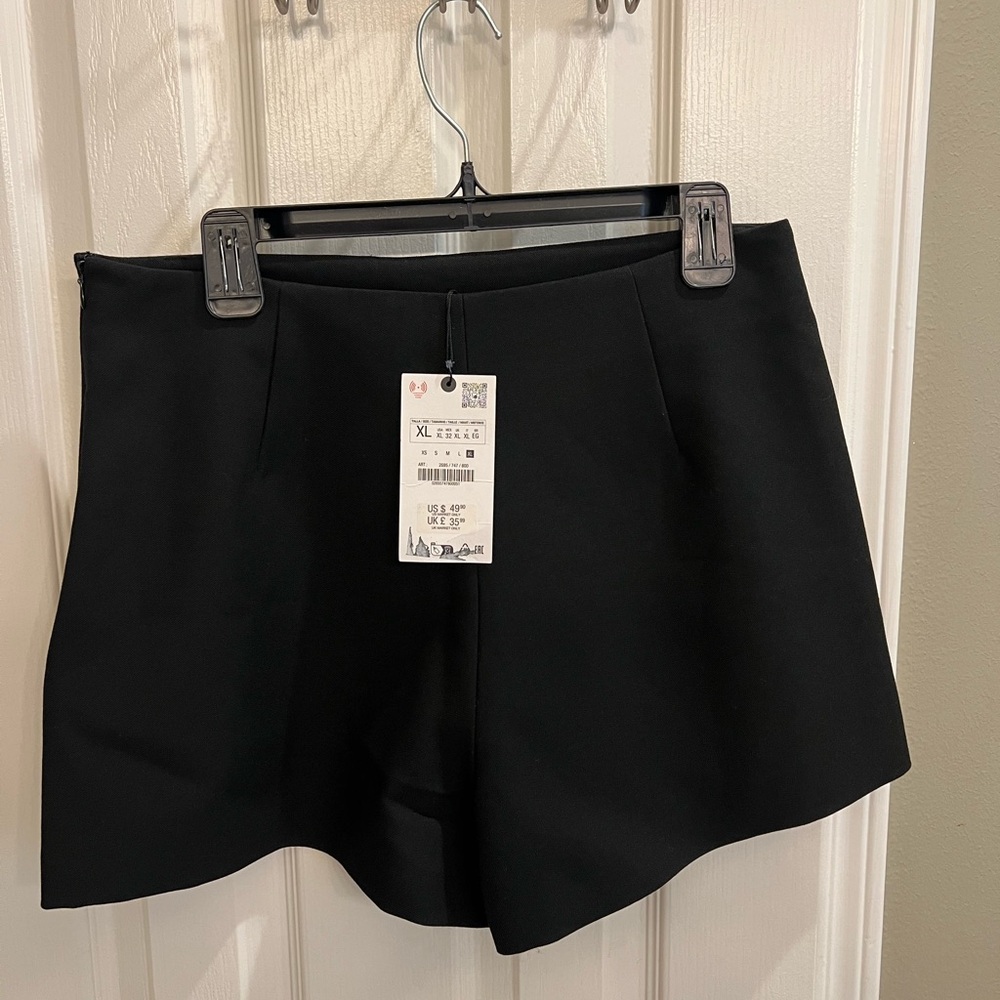 Zara Classic Black Women's Shorts